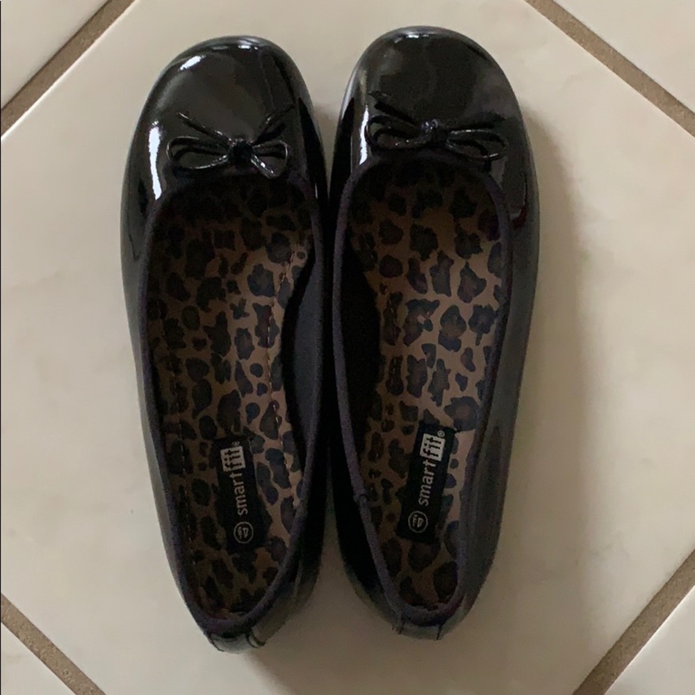Simple Black Flats